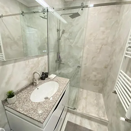 Rentnow Large And Cozy Apartment In The Center, Parking Chisinau Exterior photo