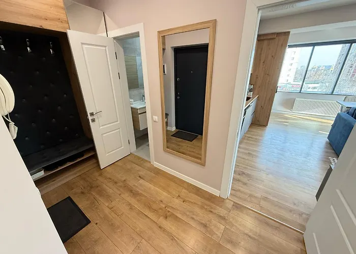 Rentnow Large And Cozy Apartment In The Center, Parking