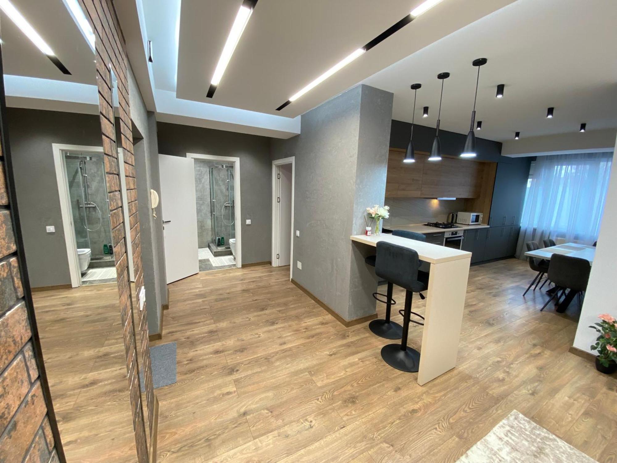 Rentnow Large And Cozy In The Center, Parking Daire