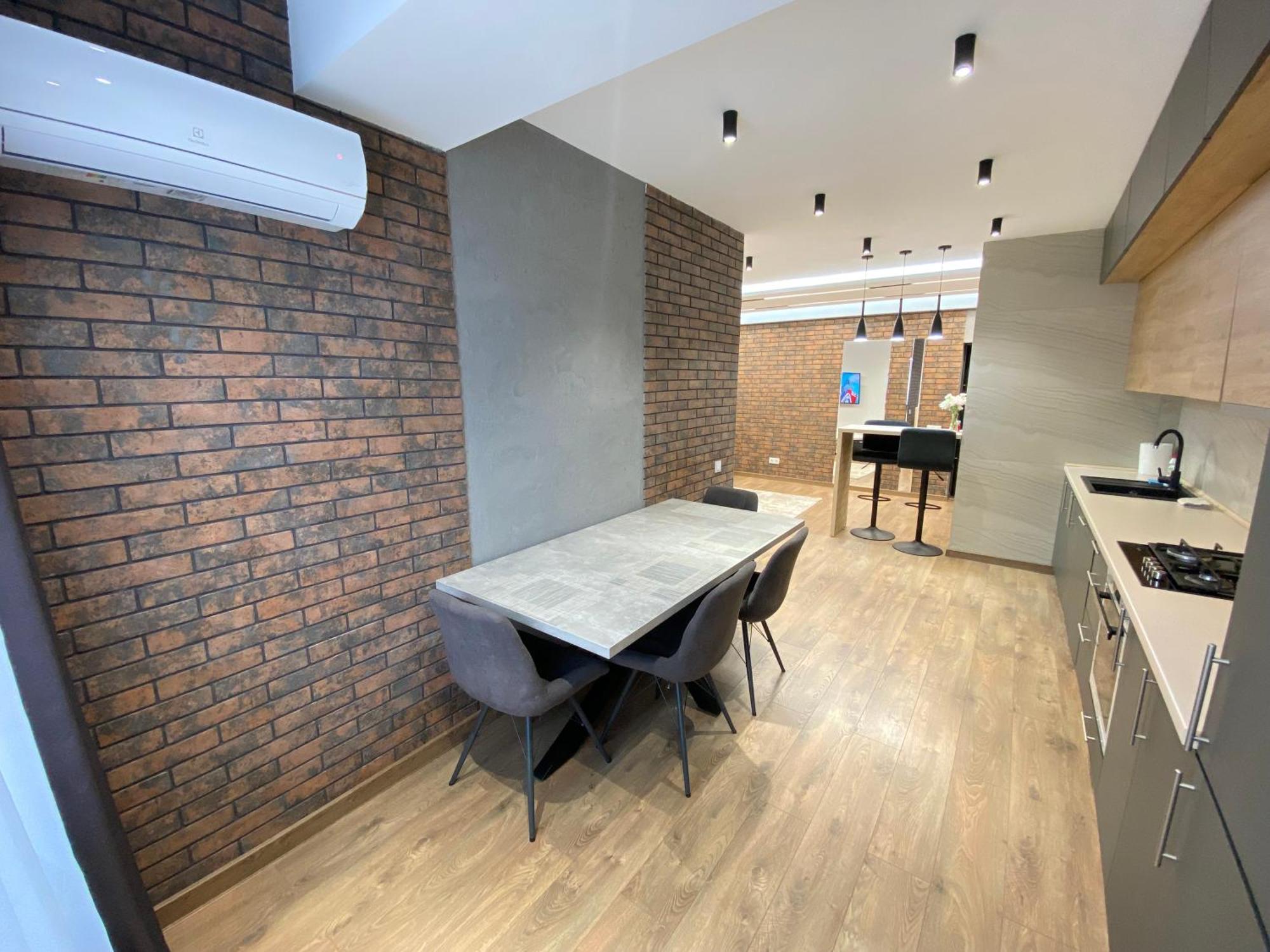 Rentnow Large And Cozy In The Center, Parking Kişinev