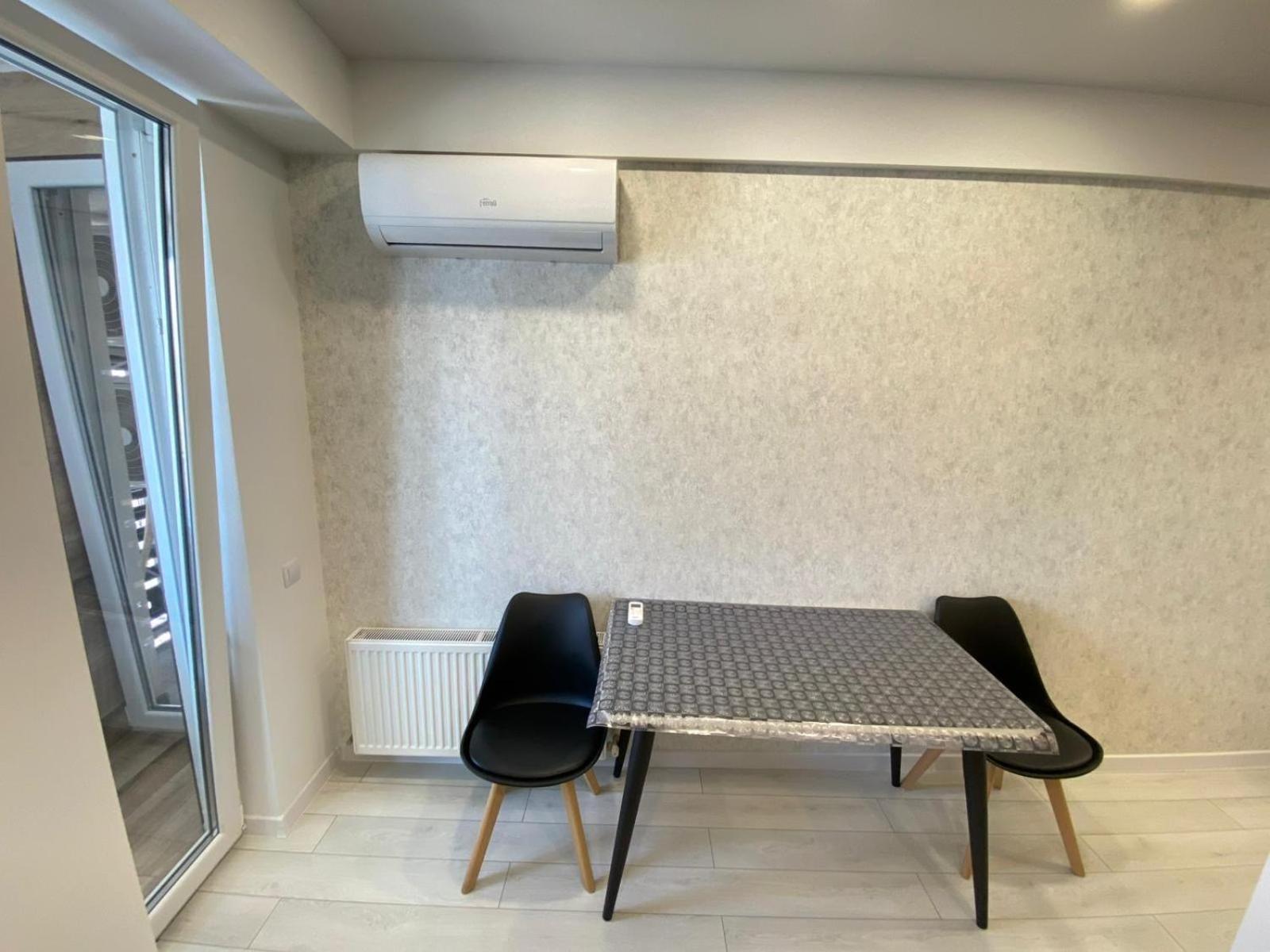 Rentnow Large And Cozy In The Center, Parking Kişinev