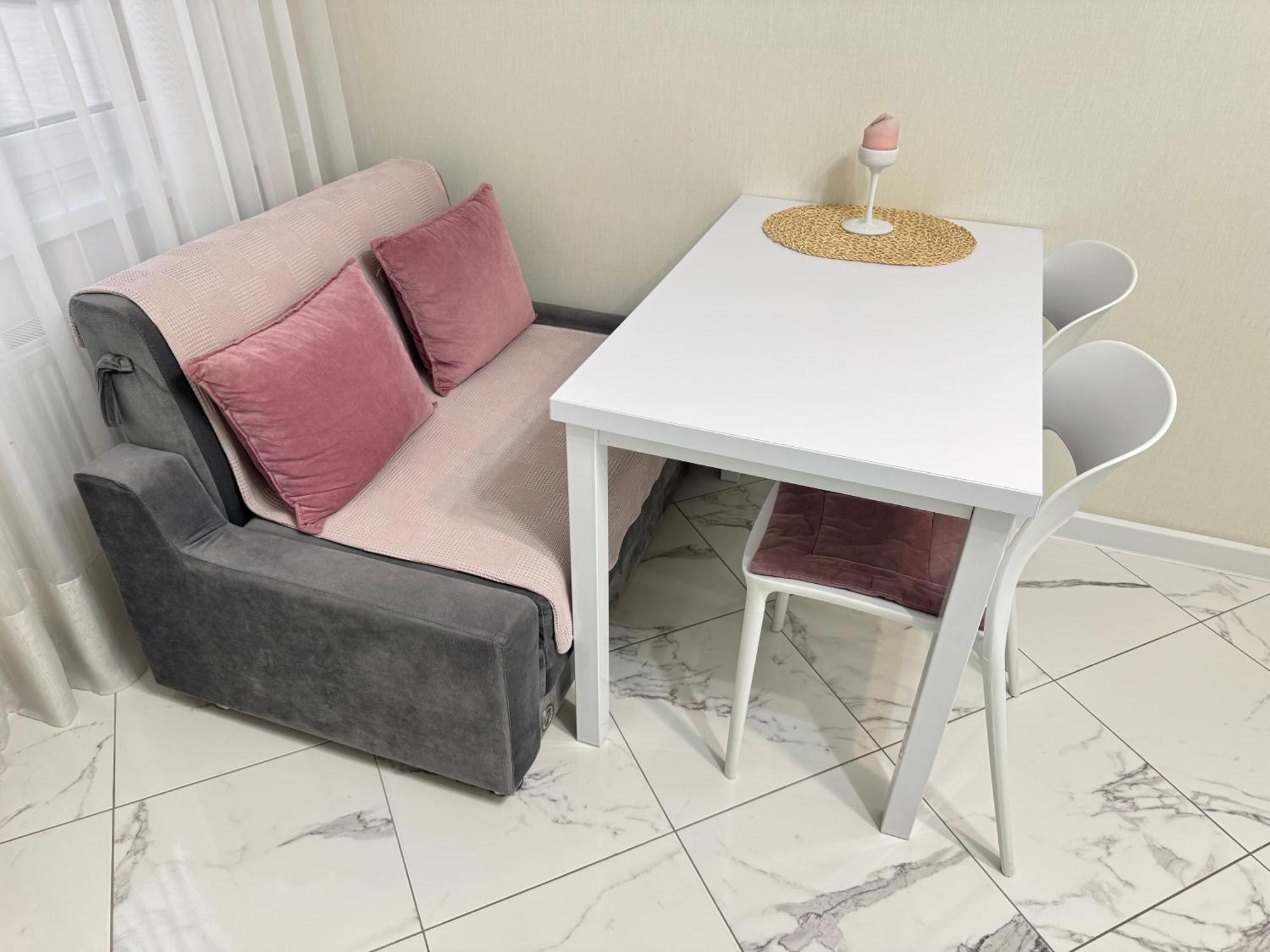 Daire Rentnow Large And Cozy In The Center, Parking Kişinev
