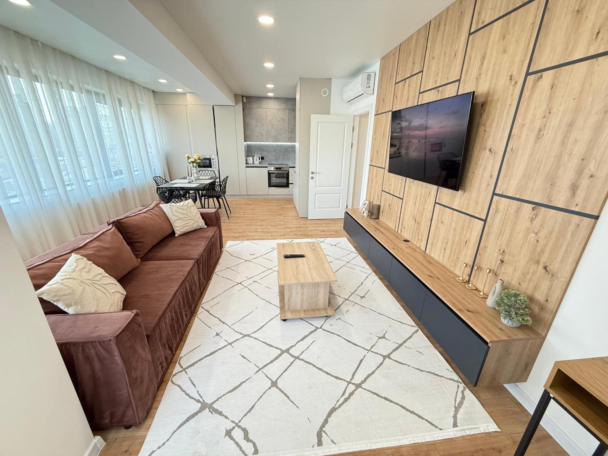 Rentnow Large And Cozy In The Center, Parking Daire Kişinev