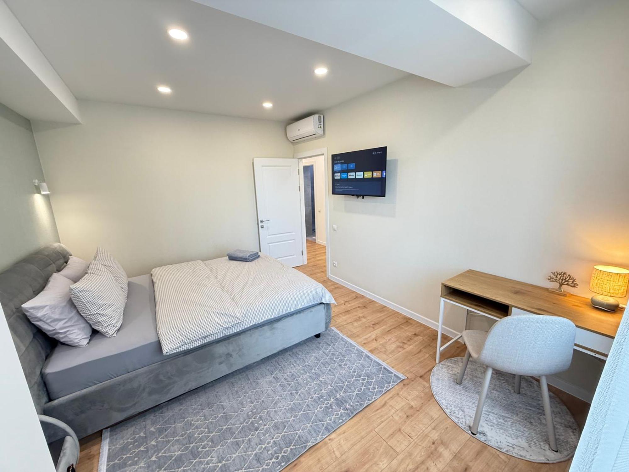 Rentnow Large And Cozy In The Center, Parking
