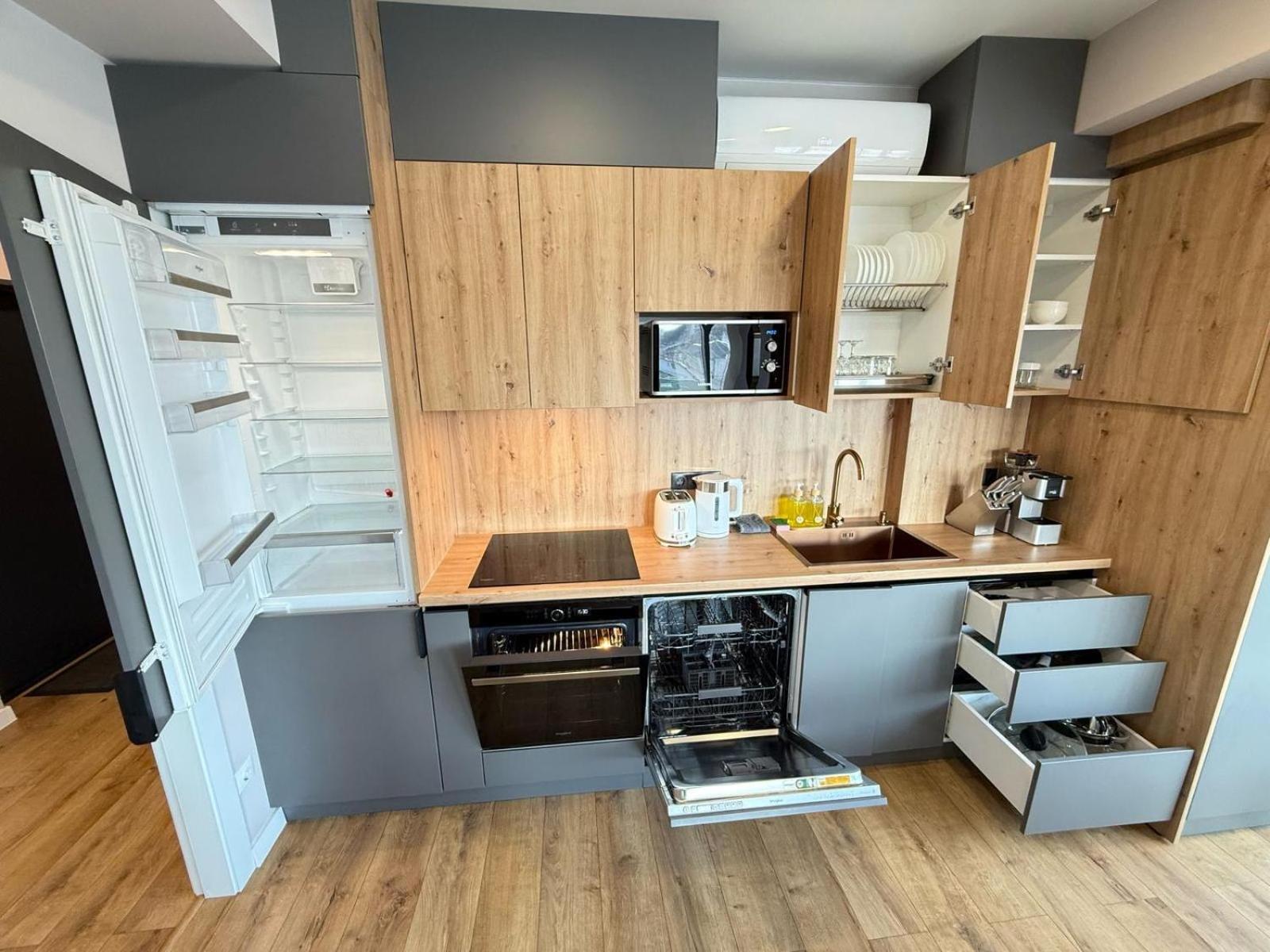 Rentnow Large And Cozy In The Center, Parking Daire *